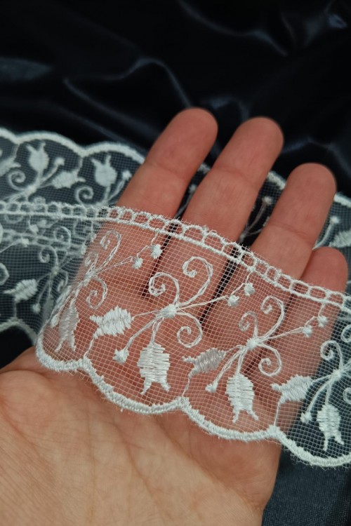 Lale Desenli Tüllü Uç Güpür Dantel 9m